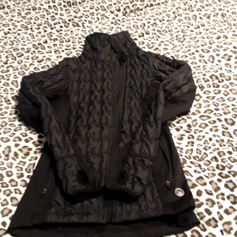 Light weight modetta jacket with thumb holes